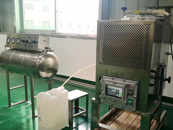 防爆型溶劑回收機(jī)客戶案例