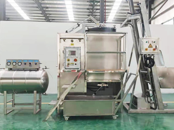 五金行業(yè)溶劑回收機客戶案例